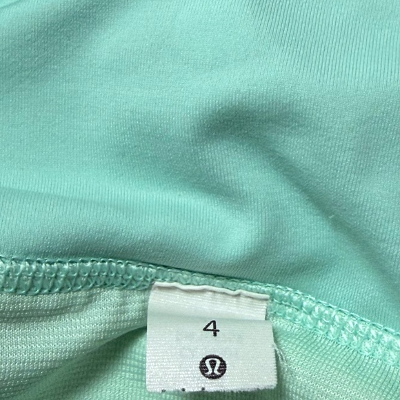 Lulu Speed Up Shorts 2.5" - Picture 3 of 3